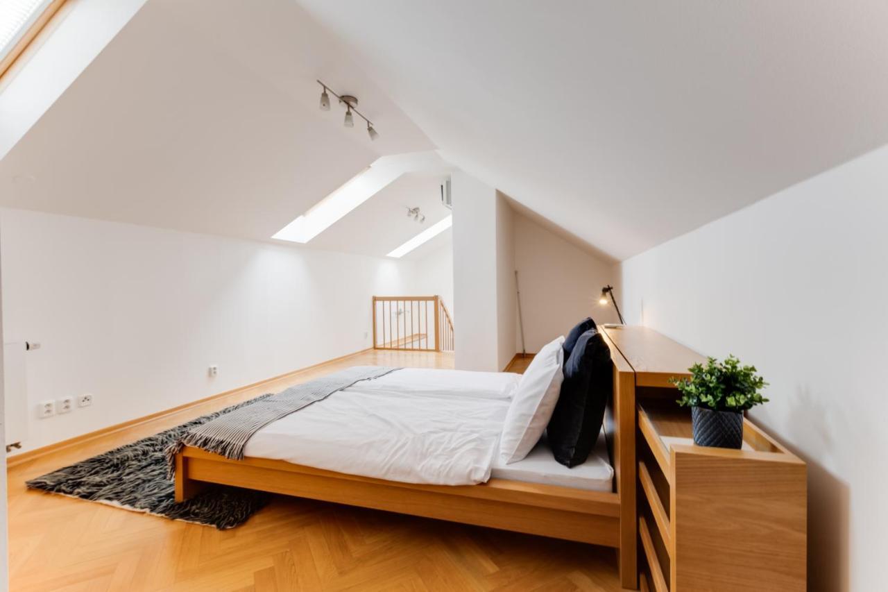 Jt'S Apartments Bilkova Str. Прага Екстер'єр фото